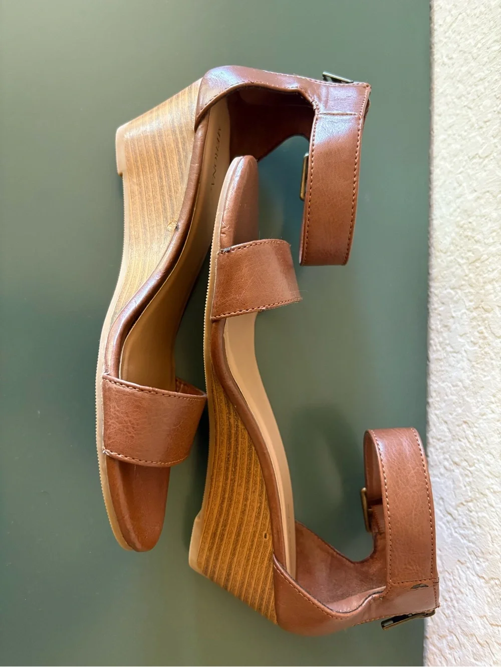 Brown strappy wedge sandals women’s size 8